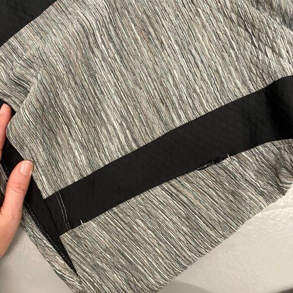 Athleta Snowscape Gray Quilted Half Zip Pullover Size XS Tall - Picture 8 of 15